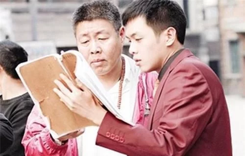 她是张若昀继母,25岁结婚,35岁嫁五婚男,42岁与第一任丈夫复合