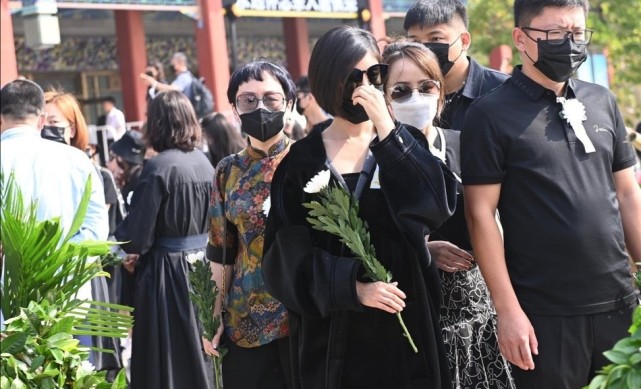 黄子韬悲痛发文：“我一辈子都不会让我爸失望”！粉丝留言太暖心