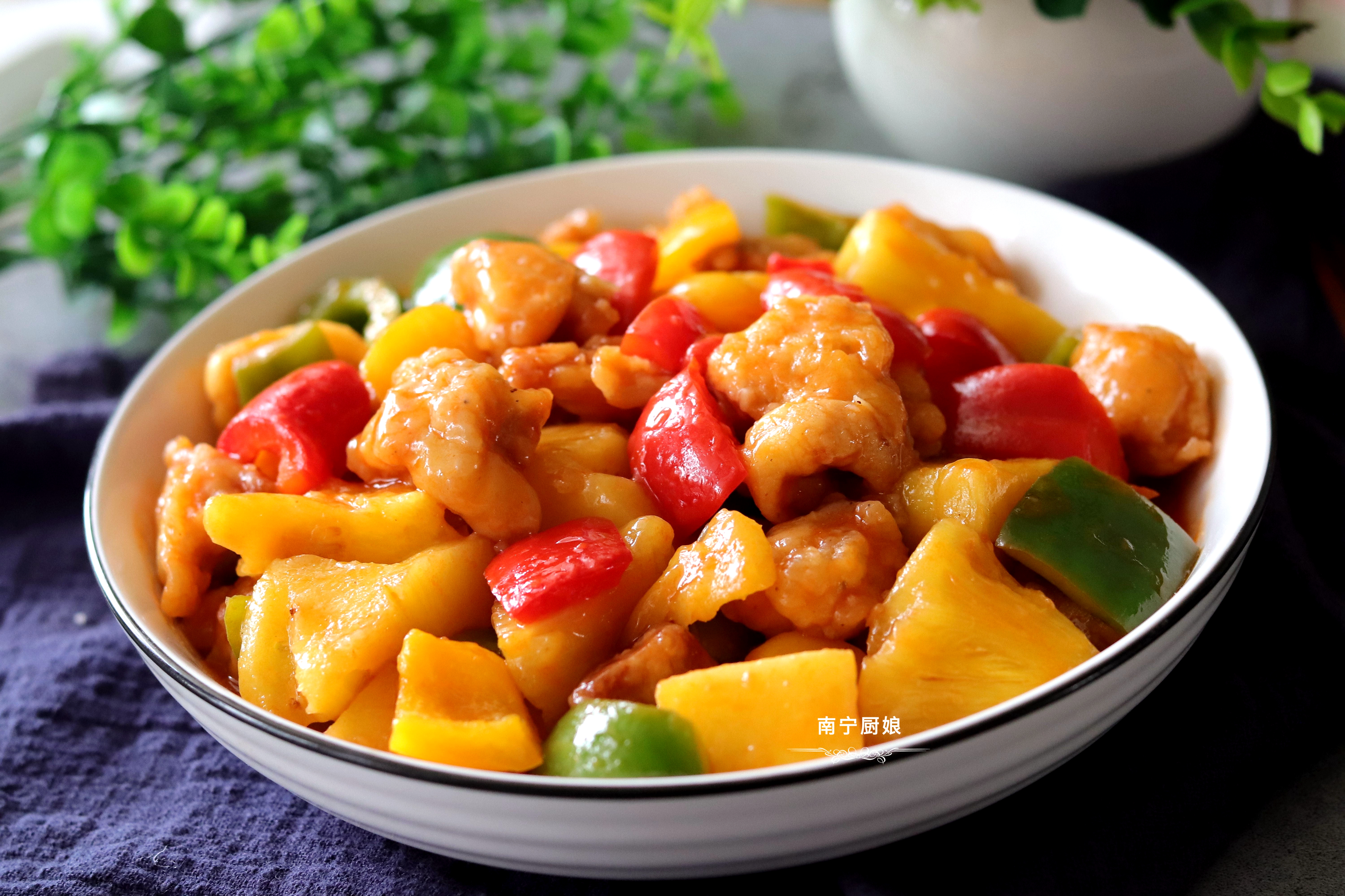 菠蘿咕嚕肉的詳細做法，牢記3個製作竅門，在家輕鬆做出飯店味道