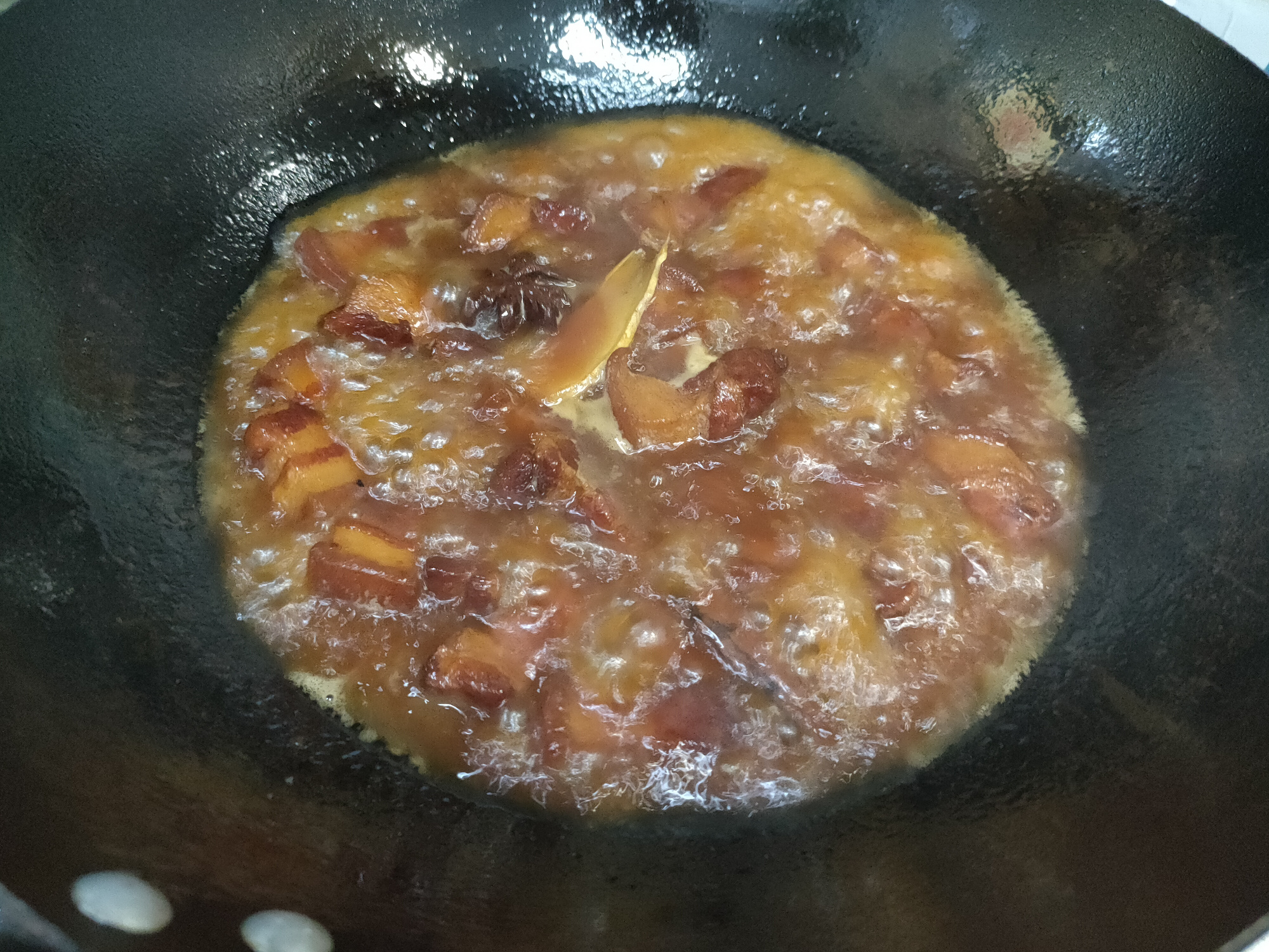 紅燒肉，記住“2不放2竅門”，肉香十足、軟糯入味，不柴不油膩