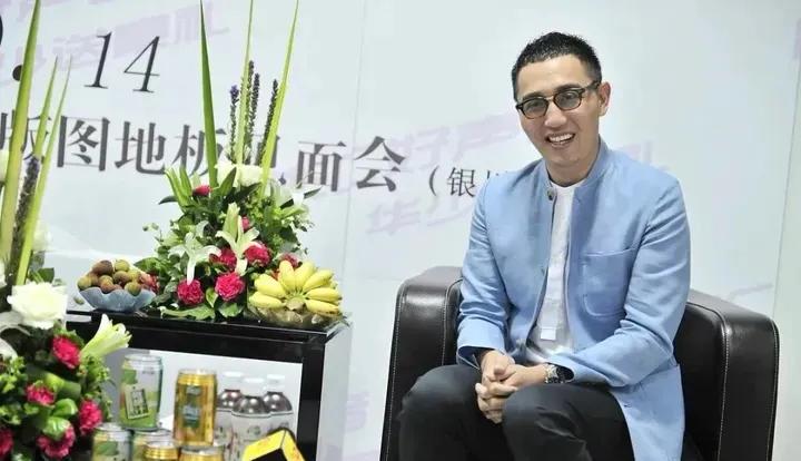 为父征婚求朱丹的“名嘴”华少，幸于口败于嘴