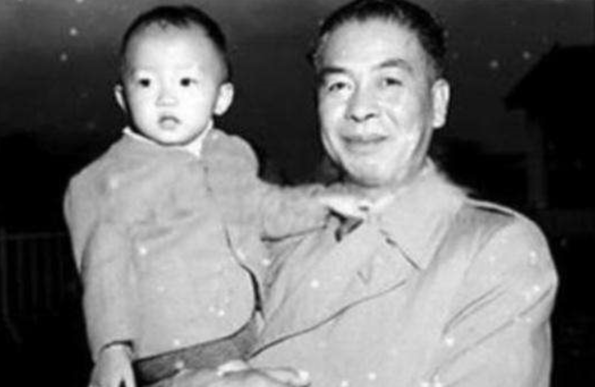 毛人凤死后，其后代过得如何？长子是富士康董