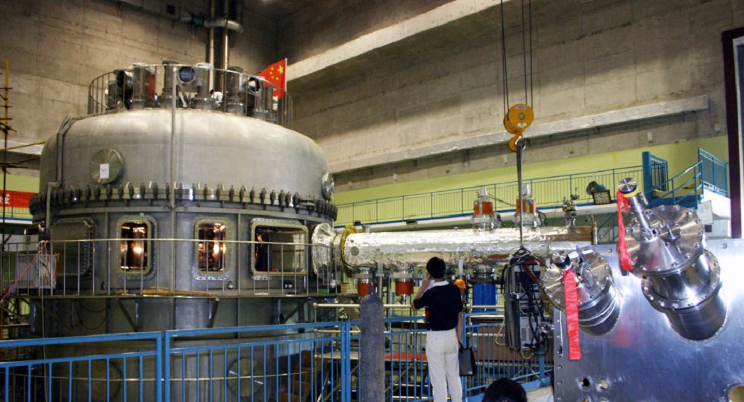 中国“人造太阳”正式建成放电，美国日本或将