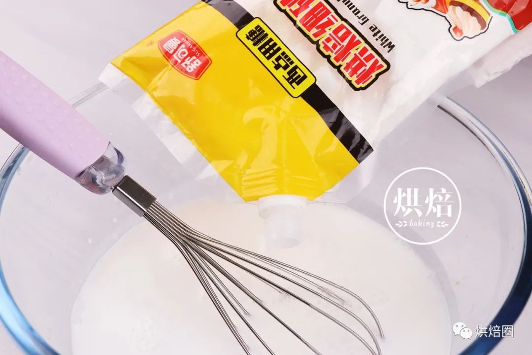 這綠綠的木薯千層糕好清新在東南亞很出名吃起來又糯又潤