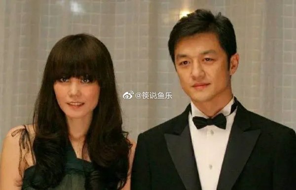 周迅离婚引热议，27年恋爱史不输情敌王菲，天后