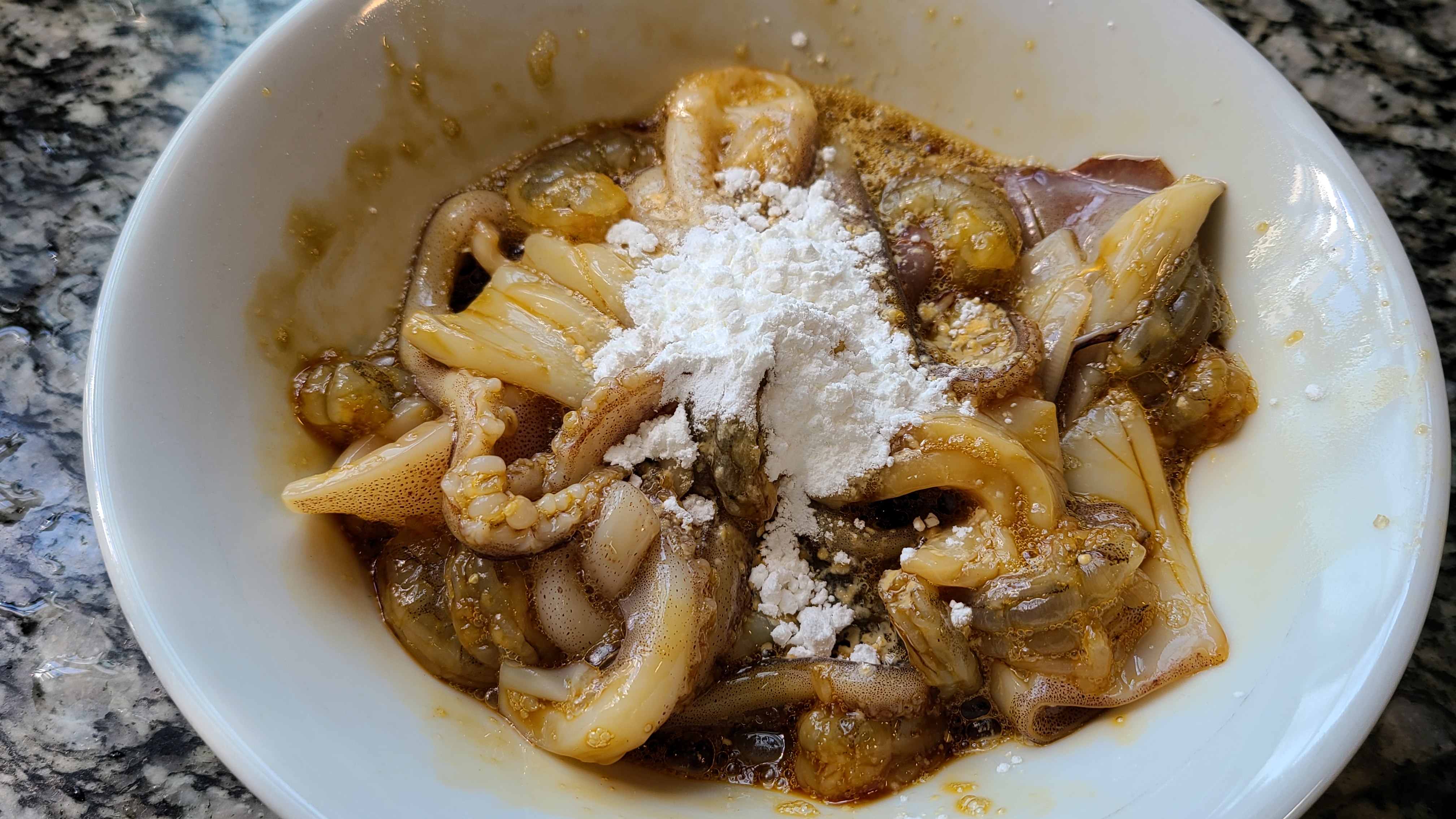 蘿蔔燉海鮮，又鮮又好吃，做法很簡單，天冷吃這個正好