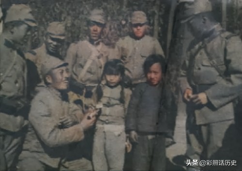 十张侵华日军宣扬亲善的彩色摆拍照，纸终究是包不住火的
