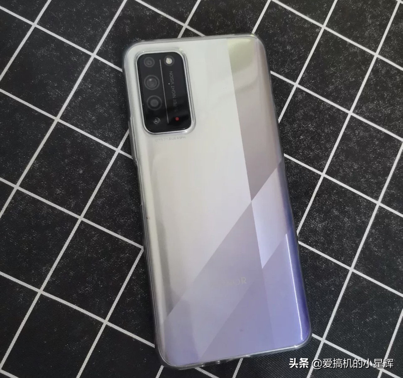 荣耀亮剑，麒麟芯+128GB+高颜值仅2199元，终于等到了