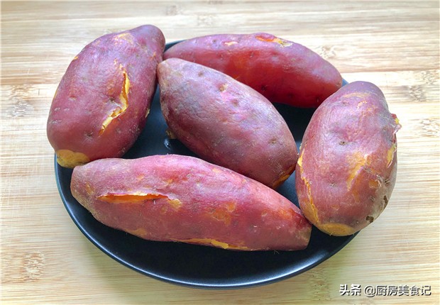 蒸紅薯時，直接上鍋就錯了，多加2個技巧，紅薯香甜又細膩，好吃