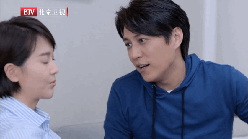 靳东：两次爱上离婚妇女，不顾家人反对娶了二