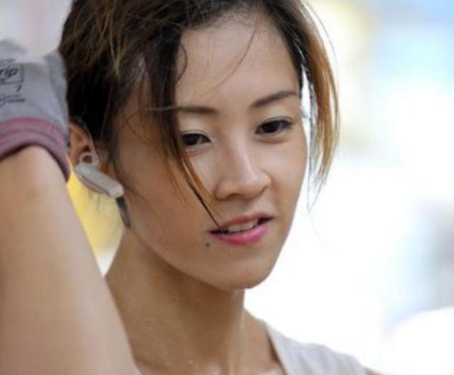 那个甘愿做“搬运工”坚持独立的女孩，后来却