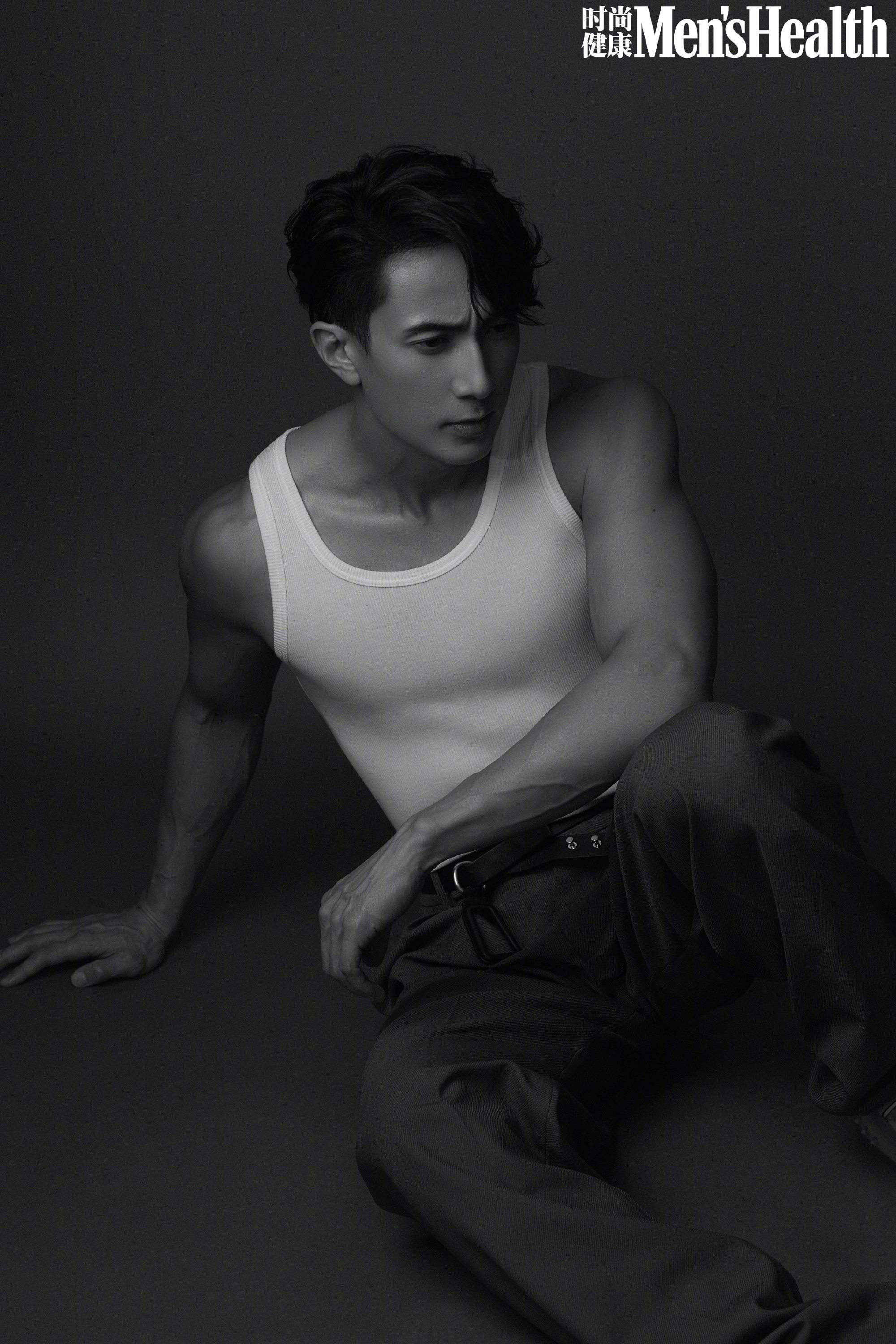 吴尊拥有腹肌25年，和妻子相爱了25年？建议男星按这个标准卷起来