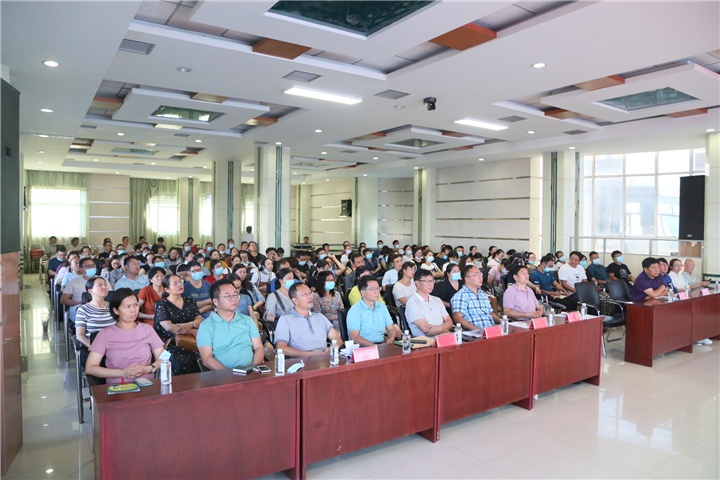 禄丰市人民医院邀请深圳联成国际教育集团专家到院授课培训