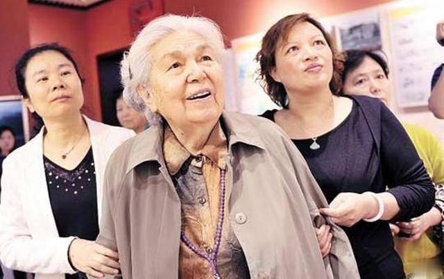 首任空军司令刘亚楼，逝世55年妻子如今在哪？