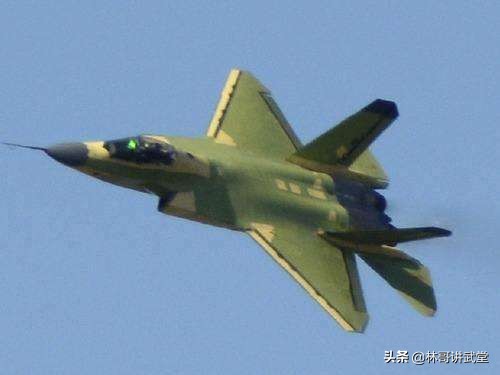 歼-10家族迎来更威猛的兄弟，难道是隐身版歼-