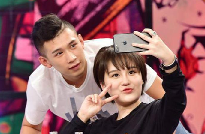 赵本山女儿球球和白小白有什么感情关系粉丝调侃未作出任何回应