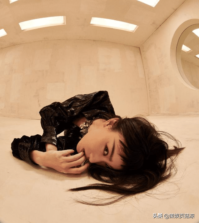 范丞丞曝理想型是倪妮，11岁差距靠魅力弥补，成