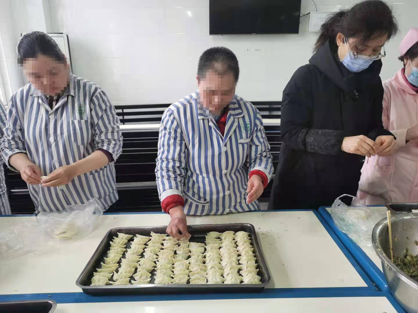 病房年味儿别样浓——乐山市精卫中心饺子飘香迎春节