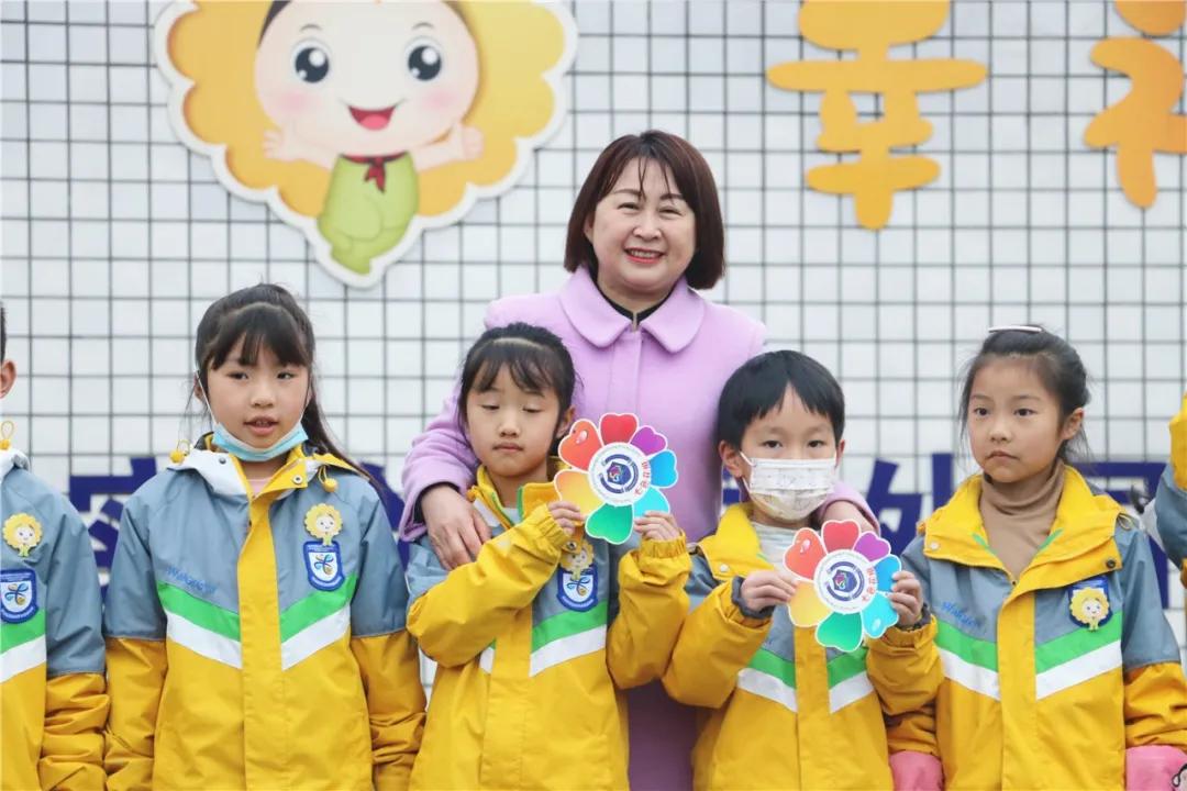 双流区实验小学外国语学校茉莉中队升旗仪式