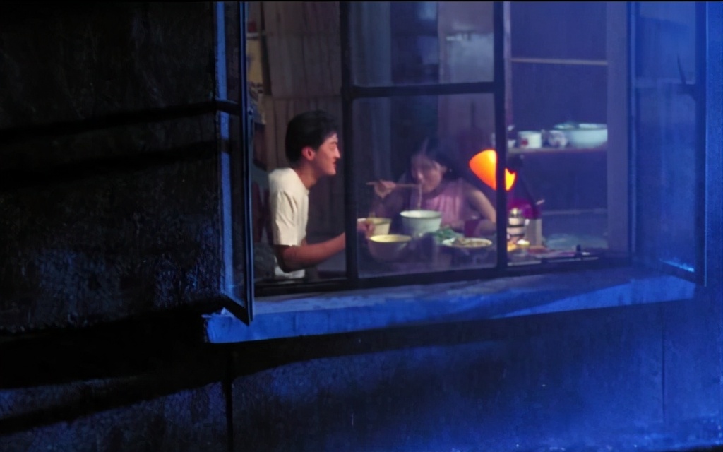 一部23年前底层公务员生活图鉴，成人后才看懂其