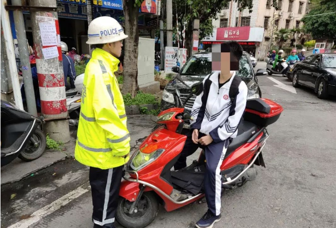 多地嚴(yán)查摩托車，今后這5種行為盡量別再犯，違者最高罰款10萬元