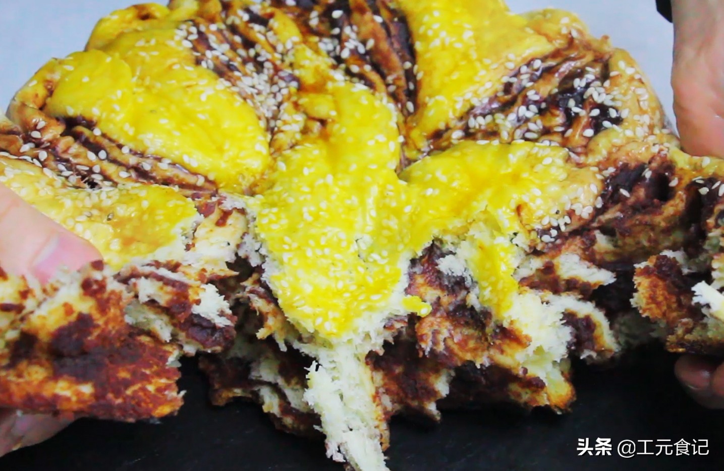 孩子最爱酸奶豆沙面包，不蒸不烤电饭煲一按，松软香甜比买的好吃