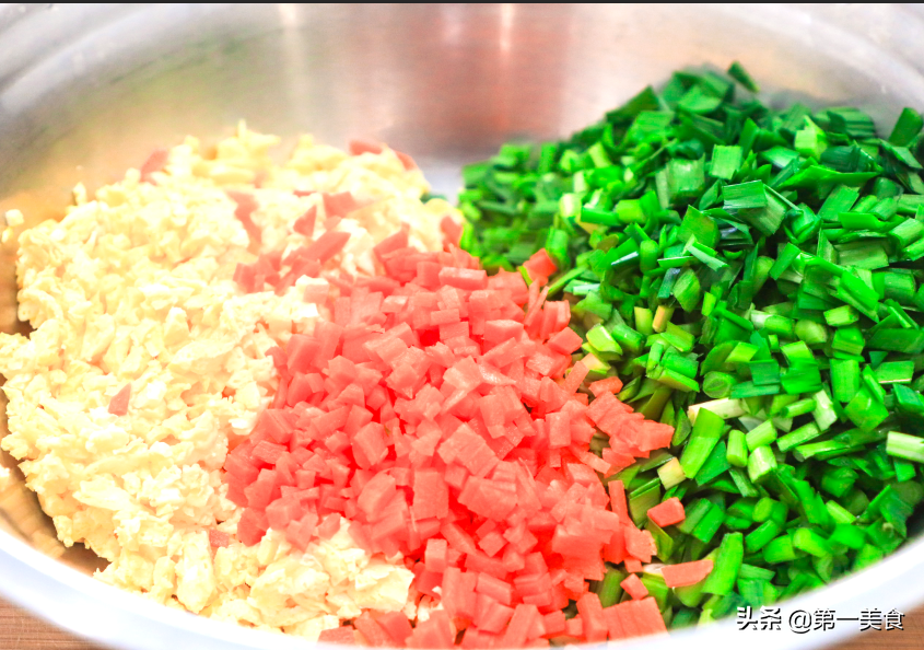 图片[3]-韭菜盒子的做法  大厨教你一招韭菜翠绿不出水-起舞食谱网