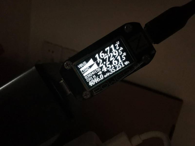 新氮化镓充电器65W极速体验，网友：小米10半小时充满电了