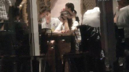 小号|姜贞羽太敢了！小号道歉间接坐实恋情 绯闻对象被曝为王嘉尔经纪人是女生