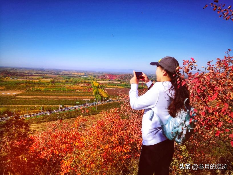 On weekends, check in Shunyi’s free scenic spot, the colorful shallow mountains, the red leaves are beautiful, and there are so many tourists.