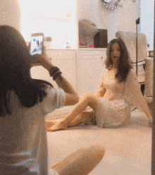 Does the girl give boudoir honey to take a picture with this kind of pose? The friendship that this looks even if spends a lot breaths out Hahahaha