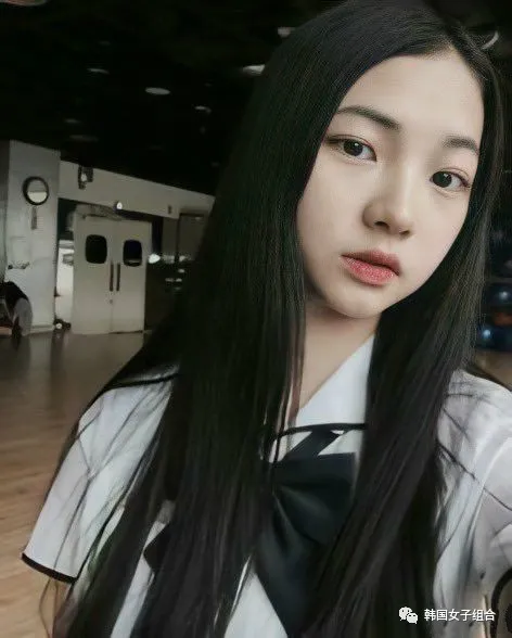 SM看了Ins之后,通过DM挖掘的,这位女团爱豆出道前后对比