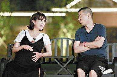 剧中他是威严无比的雍正，“正宫”蒋勤勤却把