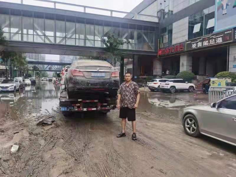 暴雨无情 人间有爱