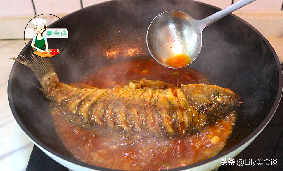 做红烧鱼时，牢记烧鱼三技巧，不腥不破皮，鲜嫩入味，收藏过年做