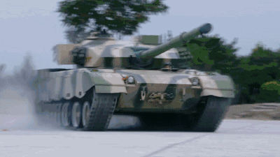 中国坦克兵冲上热搜，这波操作我服