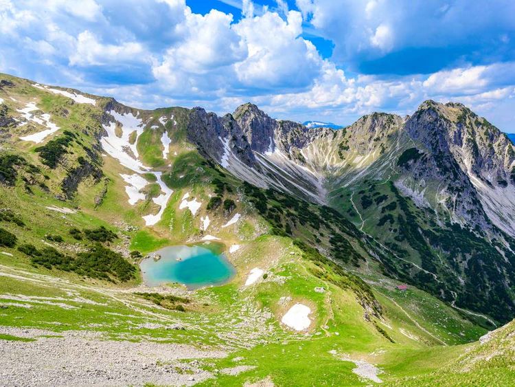 Traveling to see the world: Inventory of the most beautiful mountain lakes in the Alps, which one do you like best?