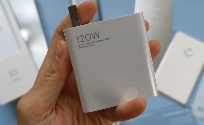 外媒票选2020年最糟手机设计，凑数镜头、取消充电器最不能忍