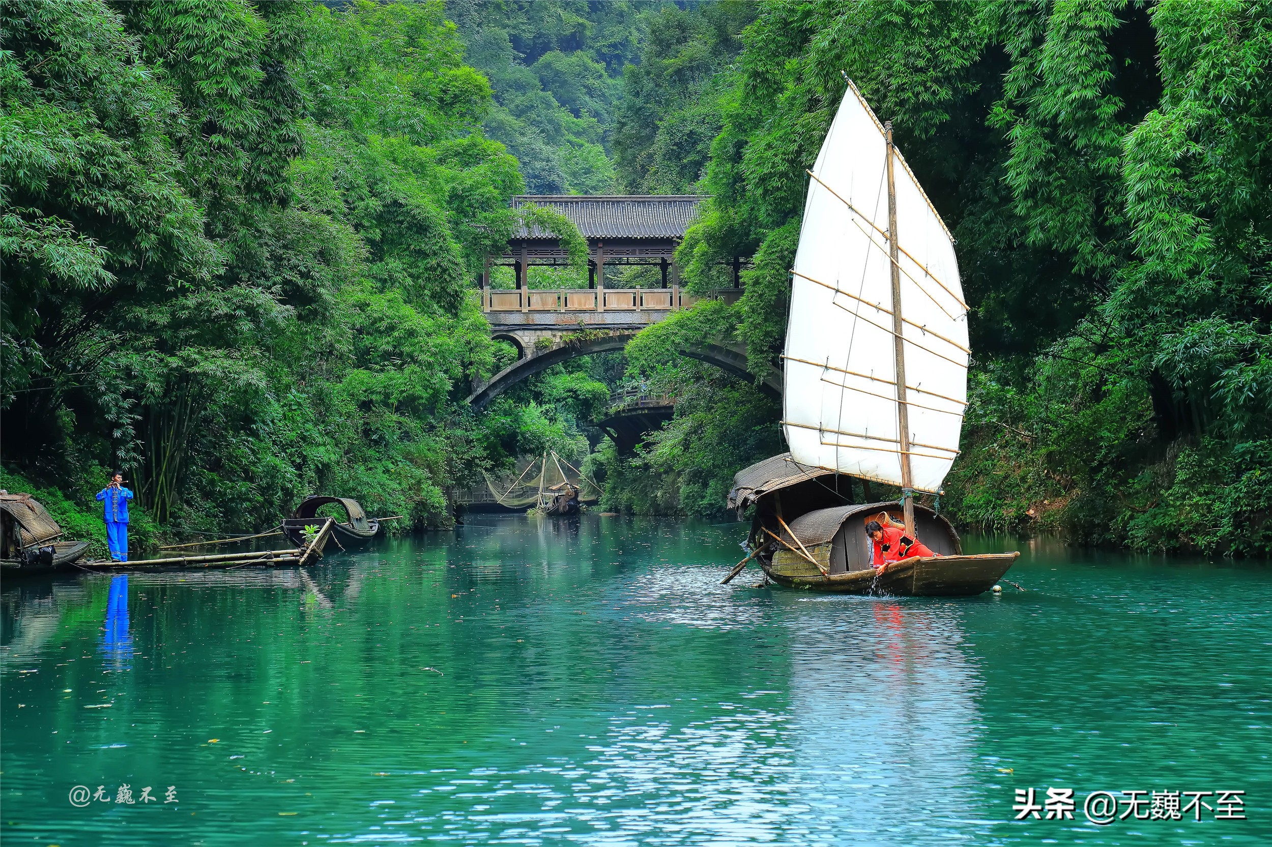 夜发清溪向三峡，灯影凝翠有人家(紫钗记灯街拾翠小桃红)