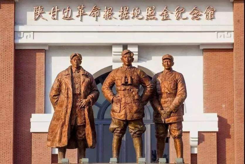 梁兴初：黑山一战成名，朝鲜首战却被黑人团吓退，彭德怀大骂鼠将