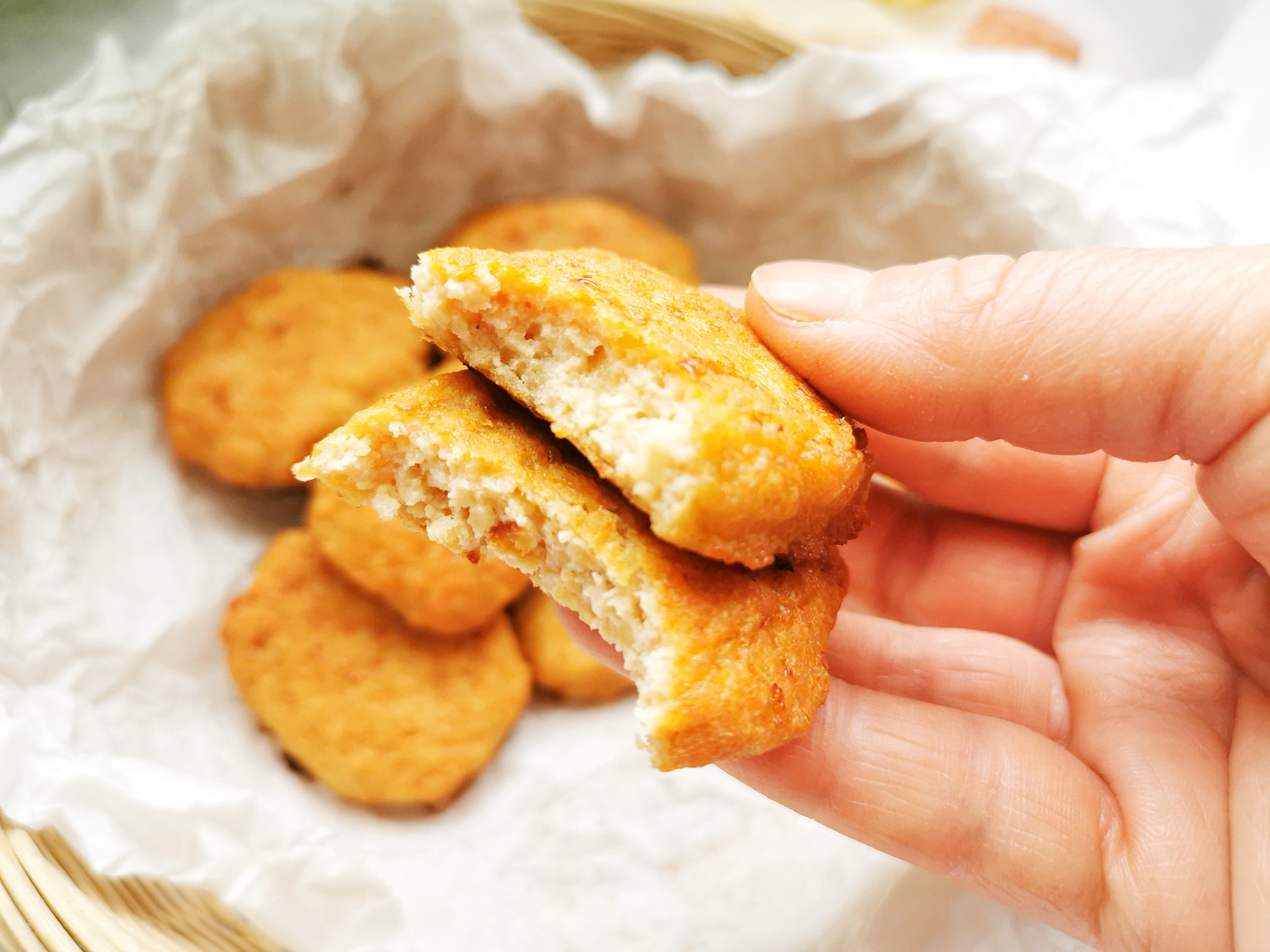 1塊雞肉1個土豆，自製低脂麥樂雞塊，無需油炸，比麥當勞的好吃