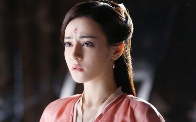 8位眼睛好看的女明星，眼神灵气逼人，仿佛藏着星辰大海