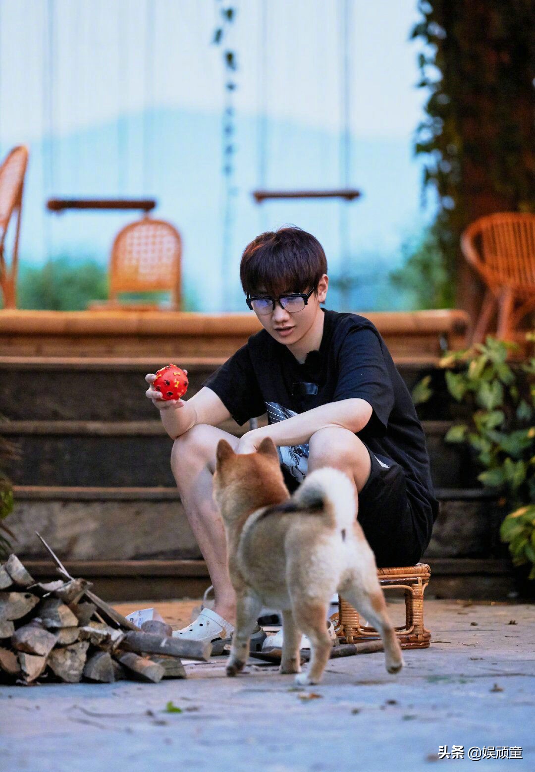 薇雅在《向往的生活》首次直播，看到她的销售