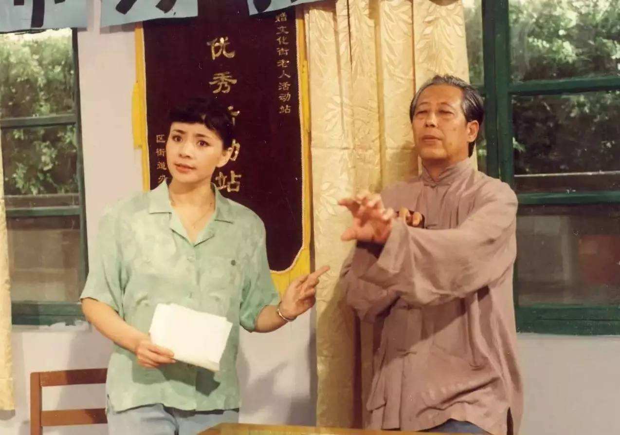 59岁宋丹丹退休了，是含饴弄孙颐享天年，还是将