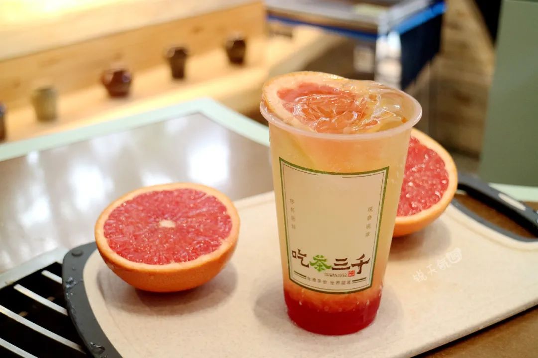 今年七夕轻奢一夏，加入整罐Perrier巴黎水的茶饮，原地封神啦