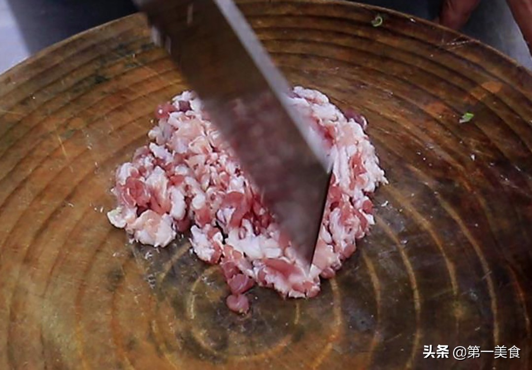 图片[3]-【龙豆炒肉】做法步骤图 五花肉鲜香不腻 下饭一绝-起舞食谱网