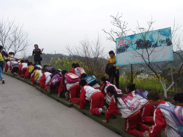 将红色基因融入孩子们的血脉里，旺苍东河小学的红色文化积淀历程