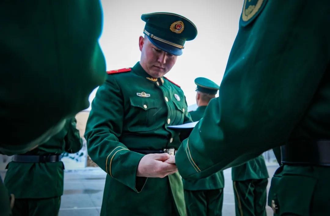 侯<a href=http://www.cngansu.cn/news/ target=_blank class=infotextkey></a>ܶӸ֧ӣռġȭս