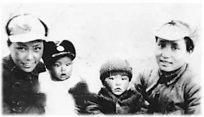 萧克之妻蹇先佛：18岁参军，长征路上生孩子，今