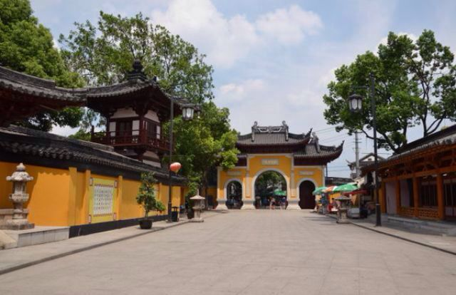 寒山寺：因《楓橋夜泊》而出名，是著名的祈福勝地